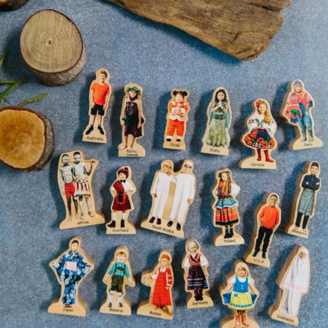 people_around_the_world___2.webp People Around the World - Wooden toys