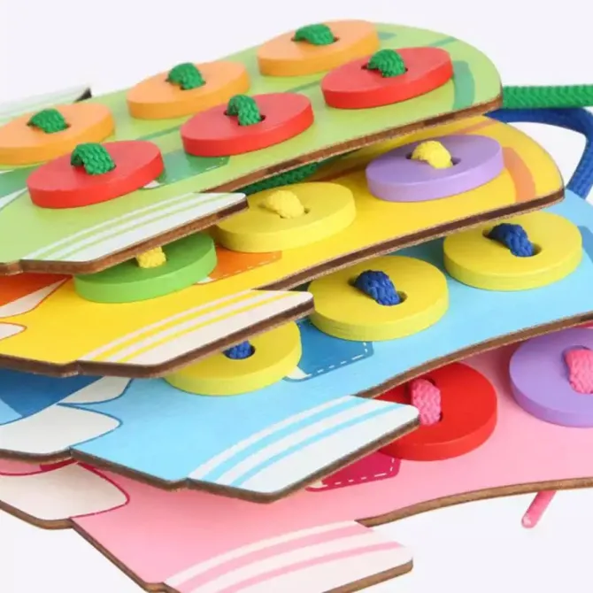 wooden_shirt_button_lacin_3.webp Wooden Shirt Button Lacing - 4 Sets Fine motor skills toys
